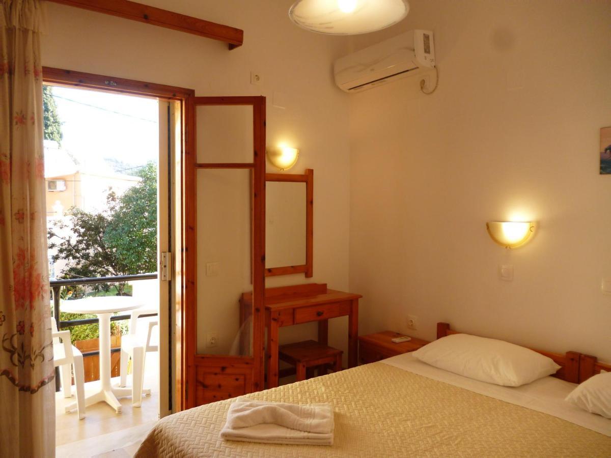 Giannis Apartment Agios Georgios Pagon Bagian luar foto