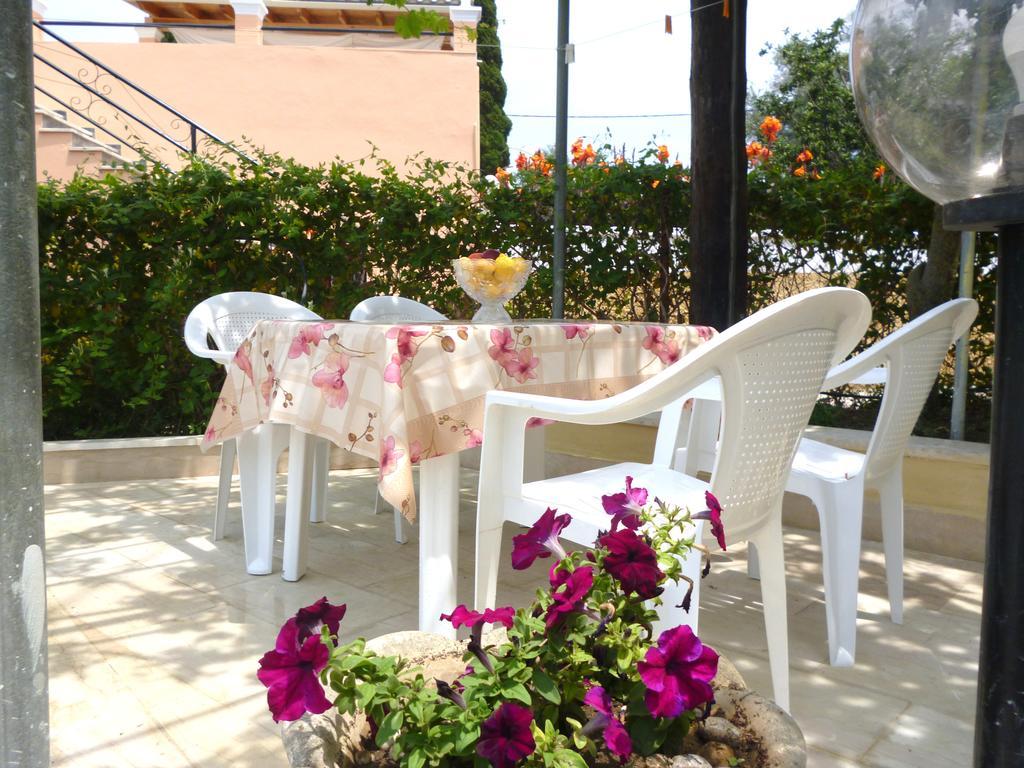 Giannis Apartment Agios Georgios Pagon Bagian luar foto
