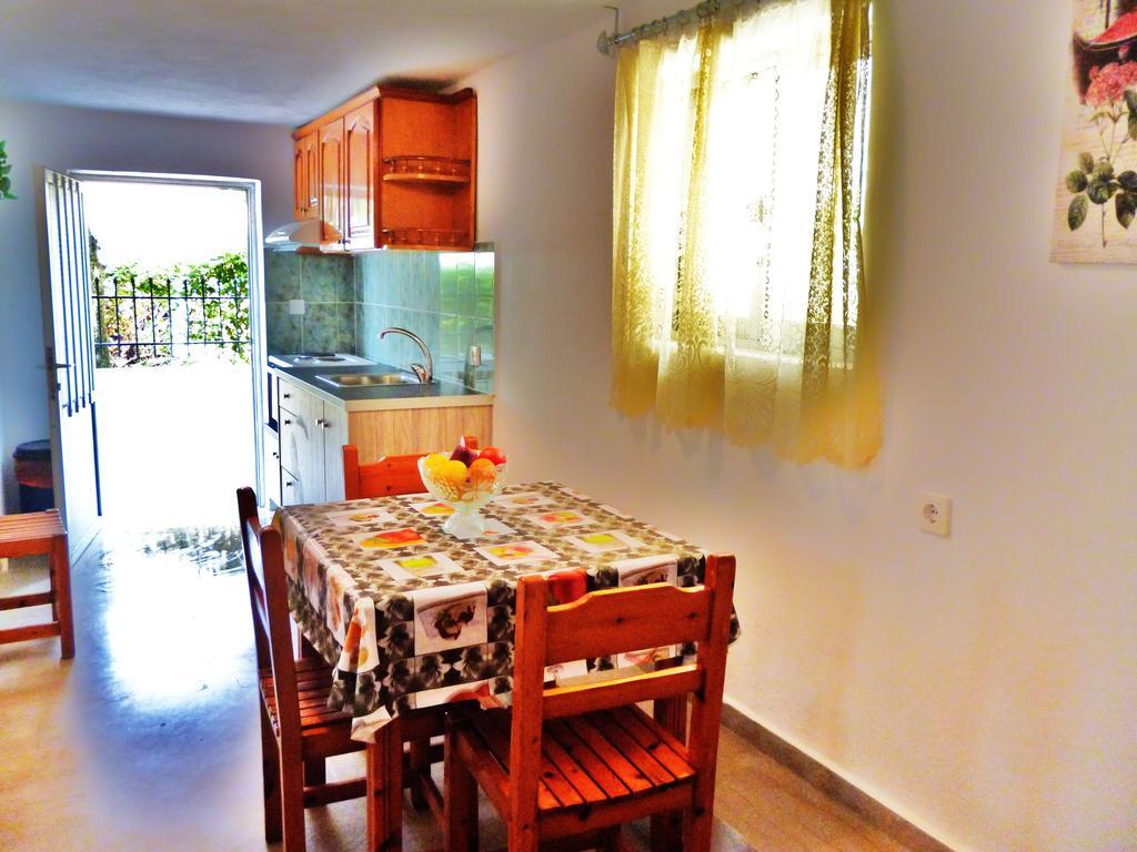 Giannis Apartment Agios Georgios Pagon Bagian luar foto
