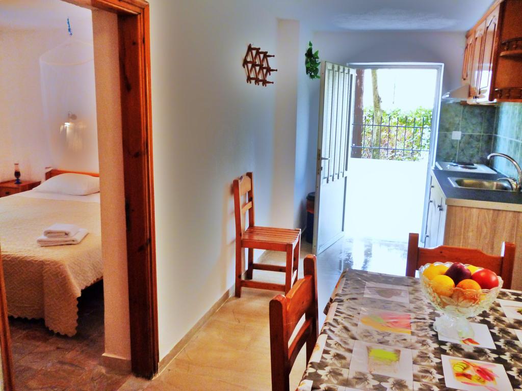 Giannis Apartment Agios Georgios Pagon Bagian luar foto