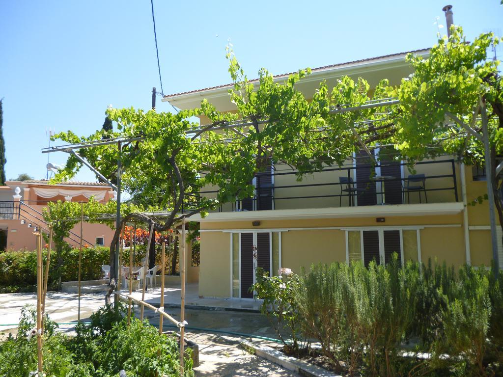 Giannis Apartment Agios Georgios Pagon Bagian luar foto